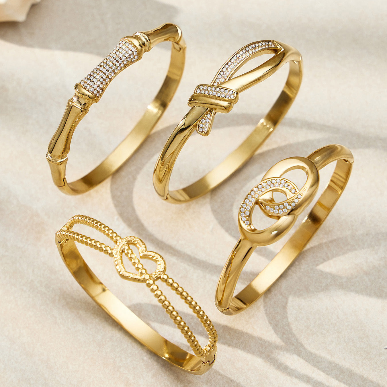 316L Stainless Steel 18K Gold PVD Geometric Heart Clasp Bangle Bracelet - Geometric Heart Clasp Bangle Minimalist Gold Bracelet Wholesale Stainless Steel Jewelry - Sensitive Skin Friendly - Detail 10