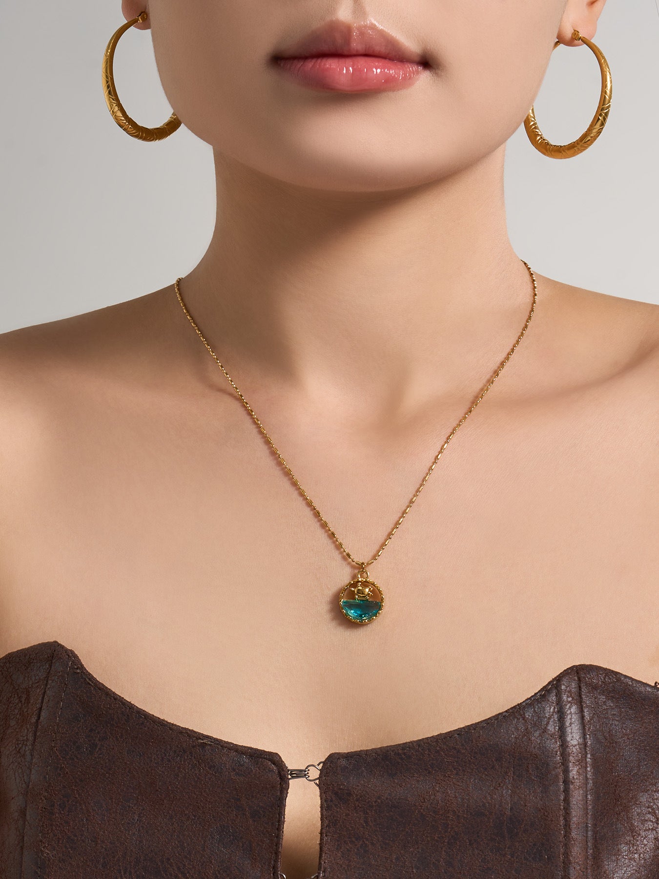 316L Stainless Steel 18K Gold PVD Glass Stone Ocean Whale Pendant Necklace - Glass Stone, Whale Pendant, Ocean Theme, Resort Style, Gold Necklace Wholesale Stainless Steel Jewelry - Sensitive Skin Friendly - Detail 12