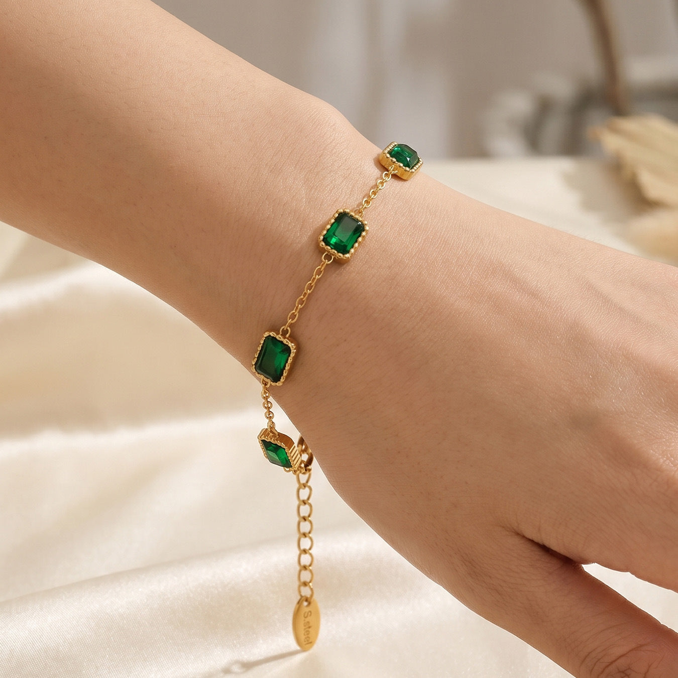 316L Stainless Steel 18K Gold PVD Green Zircon Bracelet - Vintage Gold Band Green Zircon Wholesale Stainless Steel Jewelry - Sensitive Skin Friendly - Detail 2