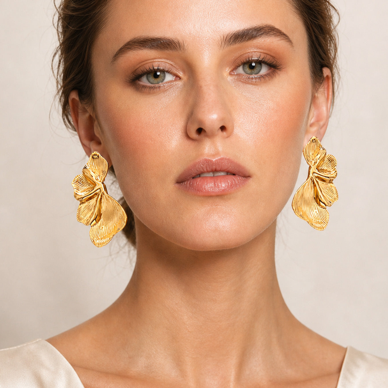316L Stainless Steel 18K Gold PVD Half Petal Earrings - Half Petal Elegant Minimalist Wholesale Stainless Steel Jewelry - Sensitive Skin Friendly - Detail 1