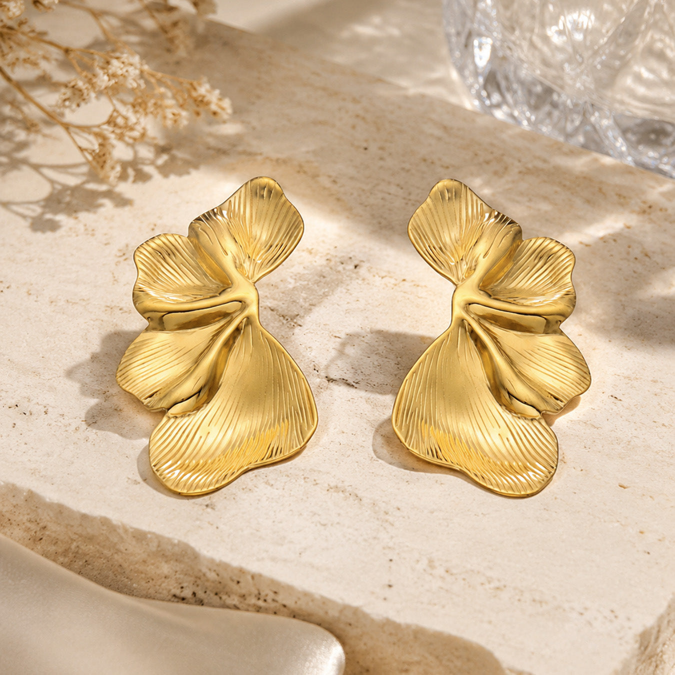 316L Stainless Steel 18K Gold PVD Half Petal Earrings - Half Petal Elegant Minimalist Wholesale Stainless Steel Jewelry - Sensitive Skin Friendly - Detail 7