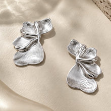 316L Stainless Steel 18K Gold PVD Half Petal Earrings - Half Petal Elegant Minimalist Wholesale Stainless Steel Jewelry - Sensitive Skin Friendly - Detail 8