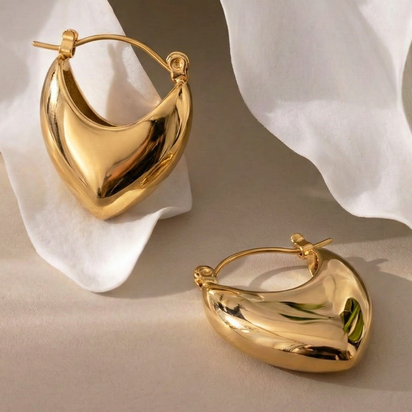 316L Stainless Steel 18K Gold PVD Heart Geometric Earrings - Heart Geometric Earrings Gold Steel Wholesale Stainless Steel Jewelry - Sensitive Skin Friendly - Detail 1