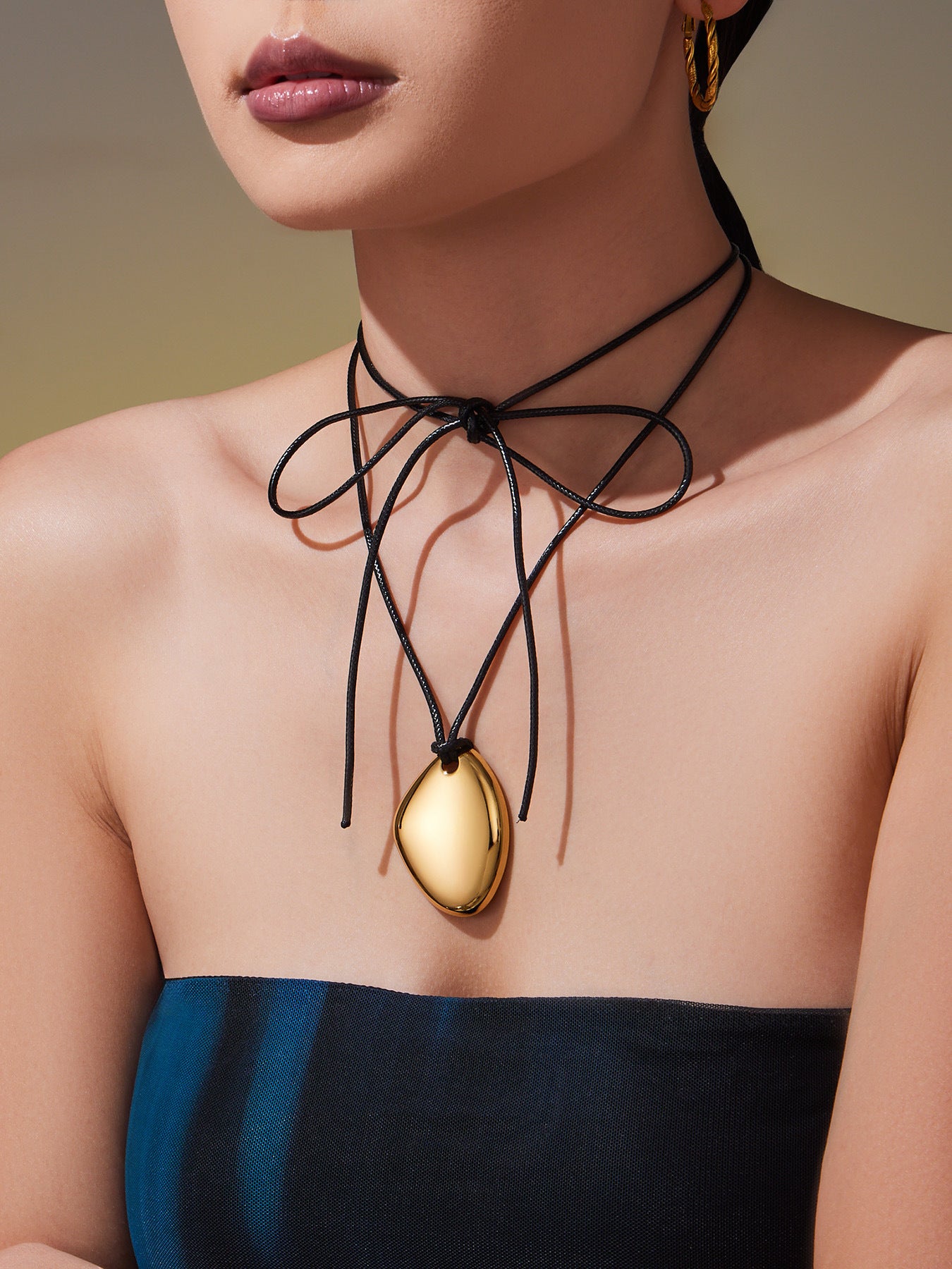 316L Stainless Steel 18K Gold PVD Heart Geometric Pendant Long Necklace - Heart Geometric Pendant Long Necklace Wholesale Stainless Steel Jewelry - Sensitive Skin Friendly - Detail 11