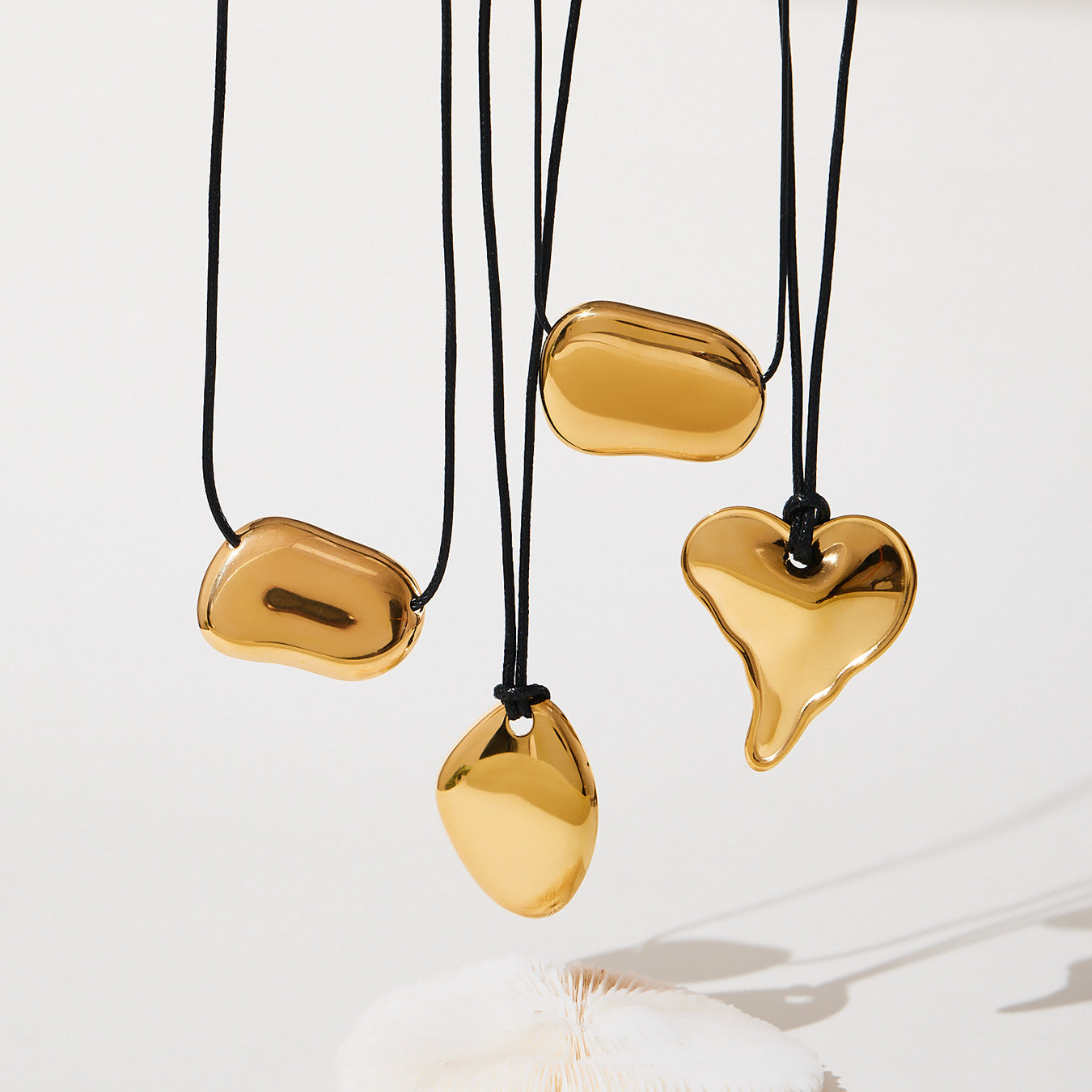 316L Stainless Steel 18K Gold PVD Heart Geometric Pendant Long Necklace - Heart Geometric Pendant Long Necklace Wholesale Stainless Steel Jewelry - Sensitive Skin Friendly - Detail 21