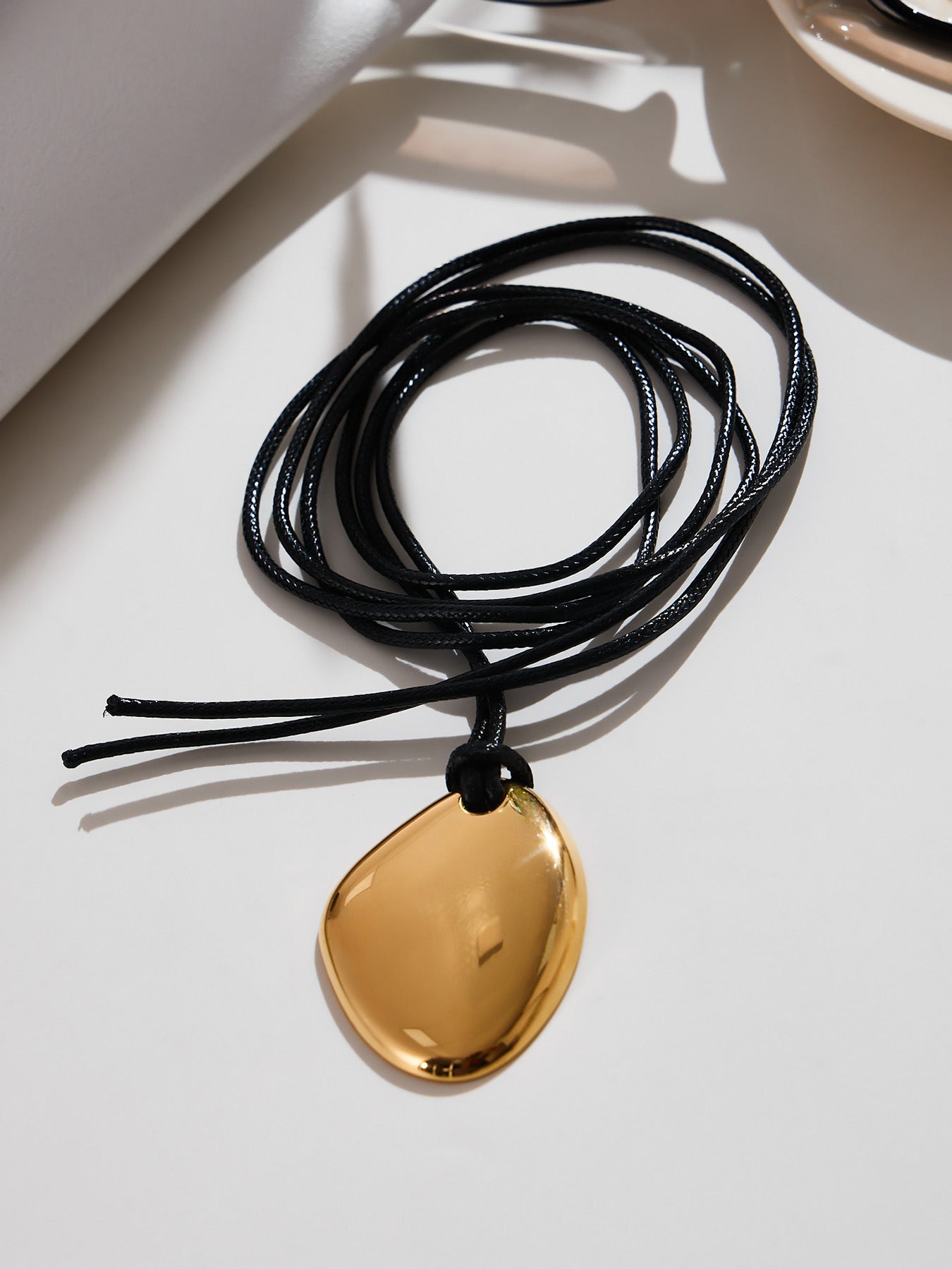 316L Stainless Steel 18K Gold PVD Heart Geometric Pendant Long Necklace - Heart Geometric Pendant Long Necklace Wholesale Stainless Steel Jewelry - Sensitive Skin Friendly - Detail 4