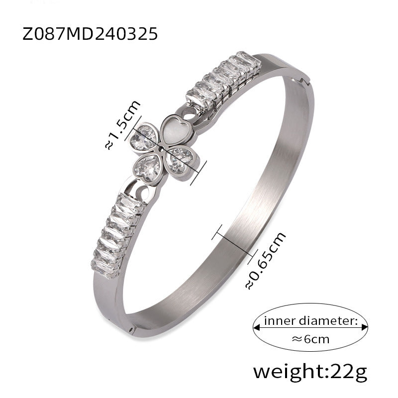 316L Stainless Steel 18K Gold PVD Heart Inlay Zircon Mother of Pearl Statement Bangle - French Elegant Heart Inlay Zircon Mother of Pearl Statement Bangle Wholesale Stainless Steel Jewelry - Sensitive Skin Friendly - Detail 6