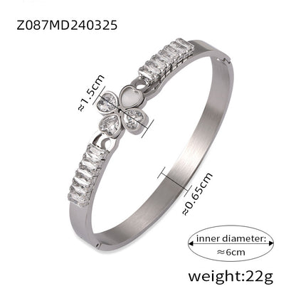 316L Stainless Steel 18K Gold PVD Heart Inlay Zircon Mother of Pearl Statement Bangle - French Elegant Heart Inlay Zircon Mother of Pearl Statement Bangle Wholesale Stainless Steel Jewelry - Sensitive Skin Friendly - Detail 6