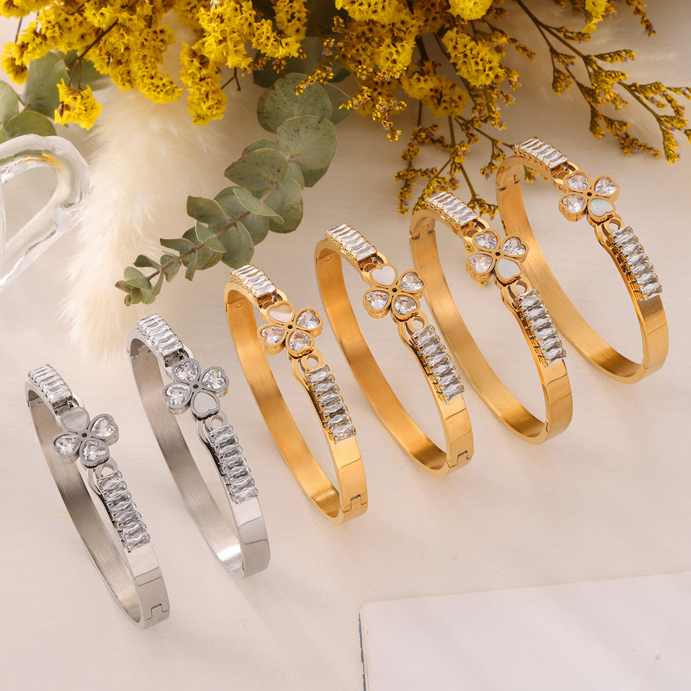 316L Stainless Steel 18K Gold PVD Heart Inlay Zircon Mother of Pearl Statement Bangle - French Elegant Heart Inlay Zircon Mother of Pearl Statement Bangle Wholesale Stainless Steel Jewelry - Sensitive Skin Friendly - Detail 8