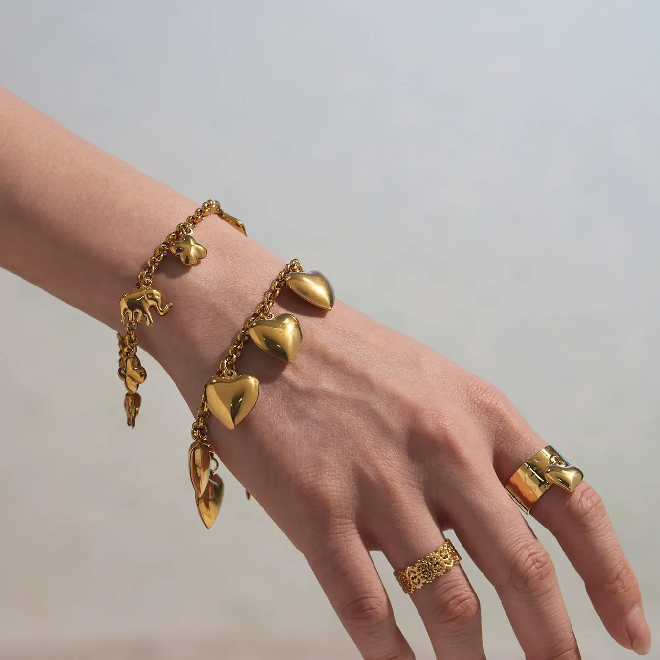 316L Stainless Steel 18K Gold PVD Heart Link Charm Bracelet - Image 4