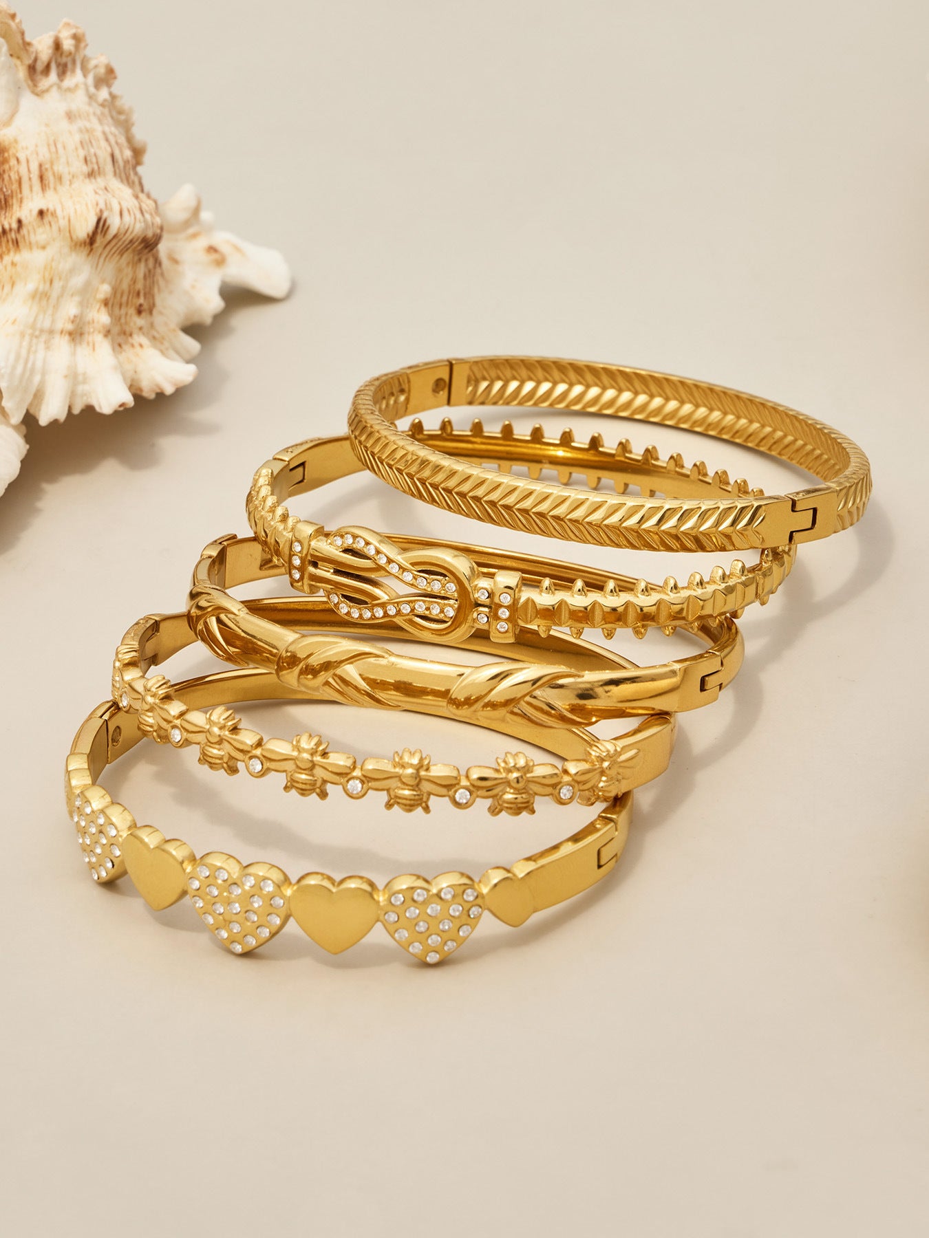 316L Stainless Steel 18K Gold PVD Heart Lock Bangle - Heart Lock Minimalist Gold Bangle Wholesale Stainless Steel Jewelry - Sensitive Skin Friendly - Detail 11