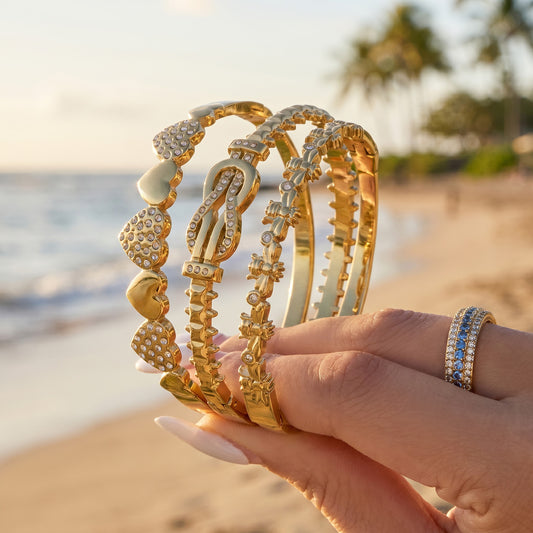 316L Stainless Steel 18K Gold PVD Heart Lock Bangle - Heart Lock Minimalist Gold Bangle Wholesale Stainless Steel Jewelry - Sensitive Skin Friendly - Detail 2