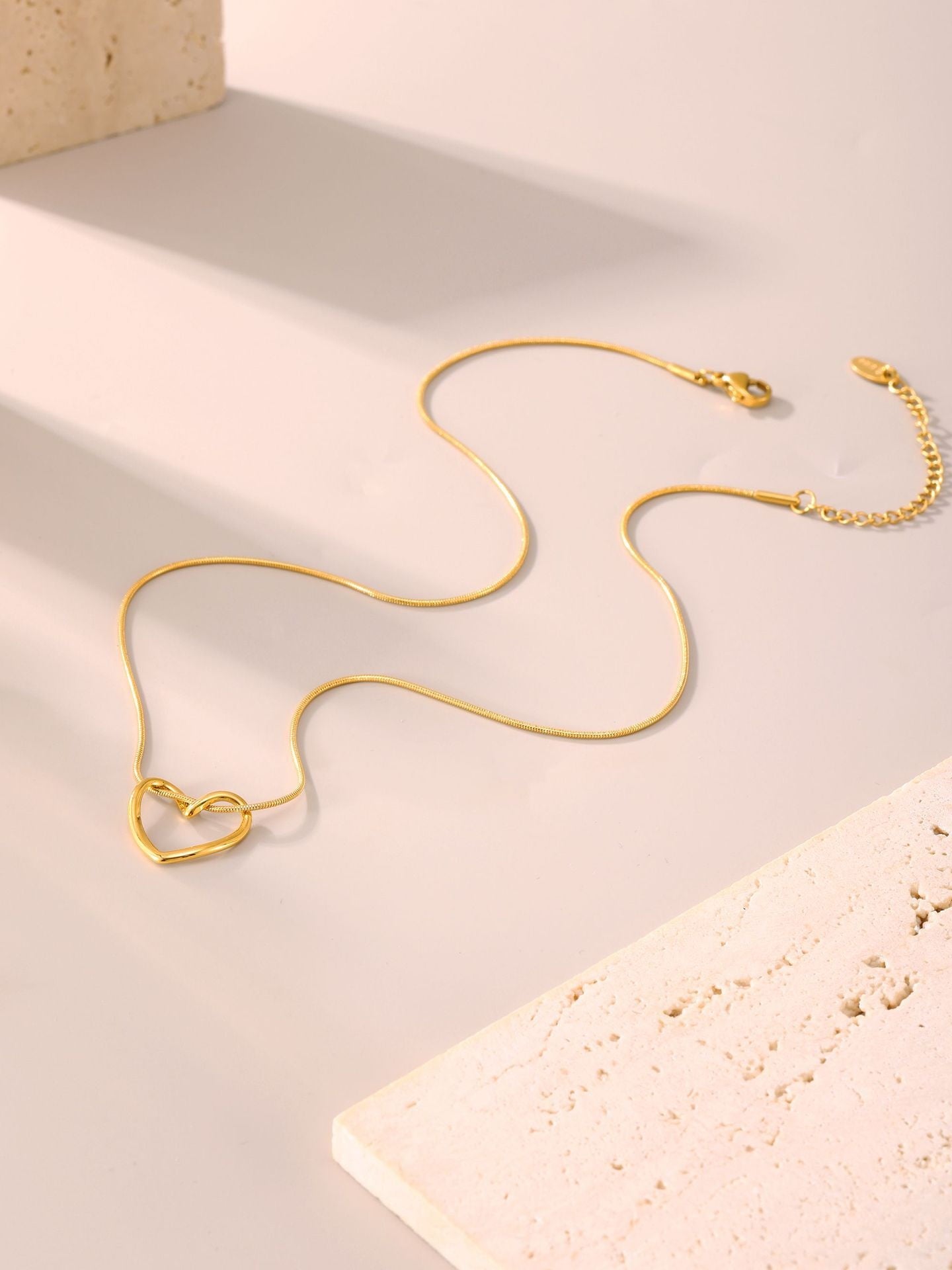 316L Stainless Steel 18K Gold PVD Heart Necklace - Heart Necklace Gold Wholesale Stainless Steel Jewelry - Sensitive Skin Friendly - Detail 10