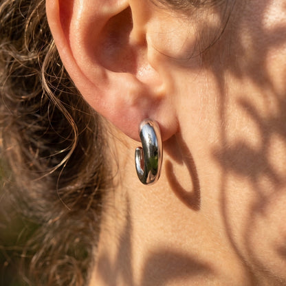 316L Stainless Steel 18K Gold PVD Hollow Small U-Shaped Earrings - Hollow U-Shaped Geometric Minimalist Wholesale Stainless Steel Jewelry - Sensitive Skin Friendly - Detail 1