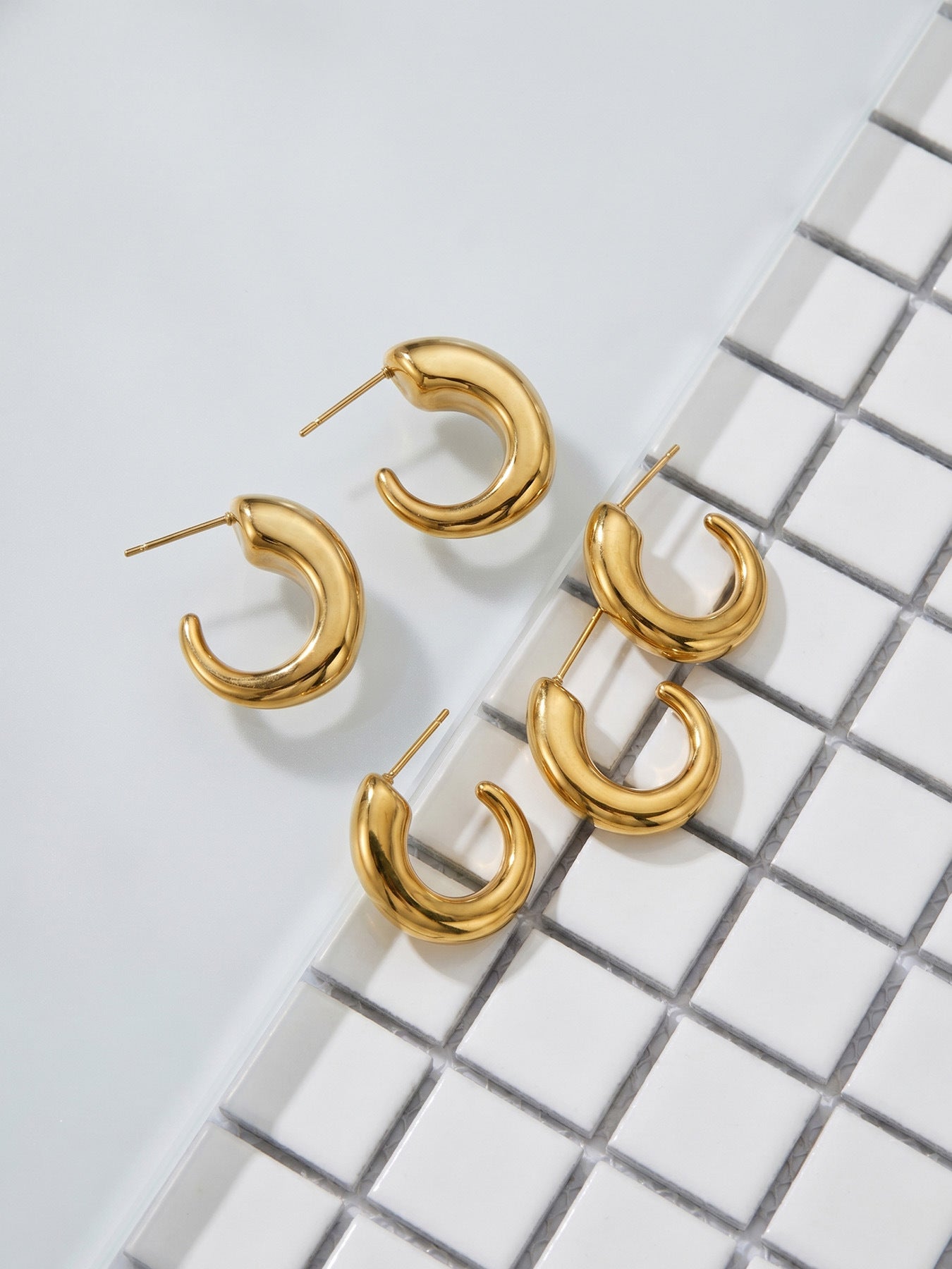 316L Stainless Steel 18K Gold PVD Hollow Small U-Shaped Earrings - Hollow U-Shaped Geometric Minimalist Wholesale Stainless Steel Jewelry - Sensitive Skin Friendly - Detail 13