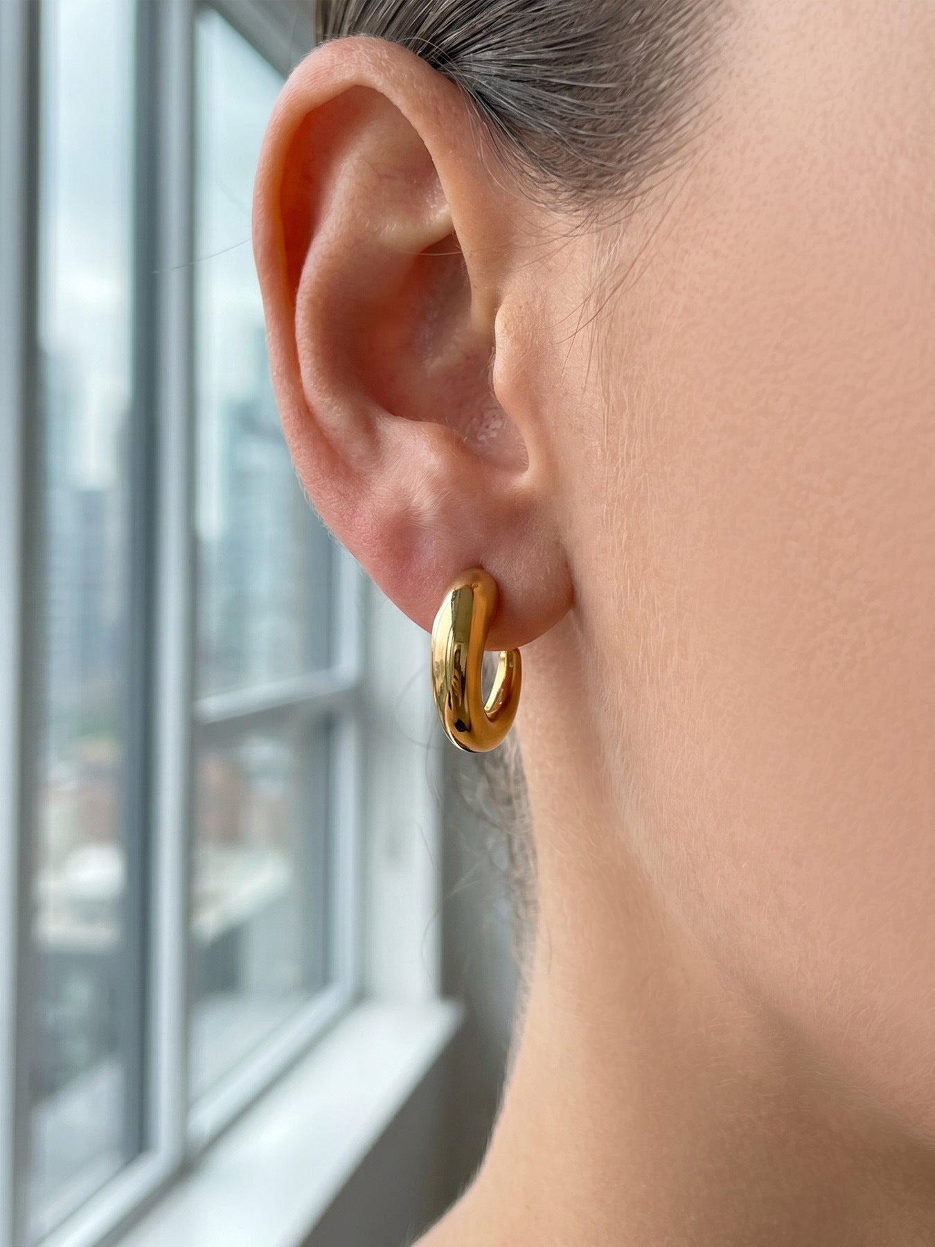 316L Stainless Steel 18K Gold PVD Hollow Small U-Shaped Earrings - Hollow U-Shaped Geometric Minimalist Wholesale Stainless Steel Jewelry - Sensitive Skin Friendly - Detail 2