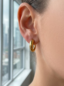 316L Stainless Steel 18K Gold PVD Hollow Small U-Shaped Earrings - Hollow U-Shaped Geometric Minimalist Wholesale Stainless Steel Jewelry - Sensitive Skin Friendly - Detail 2