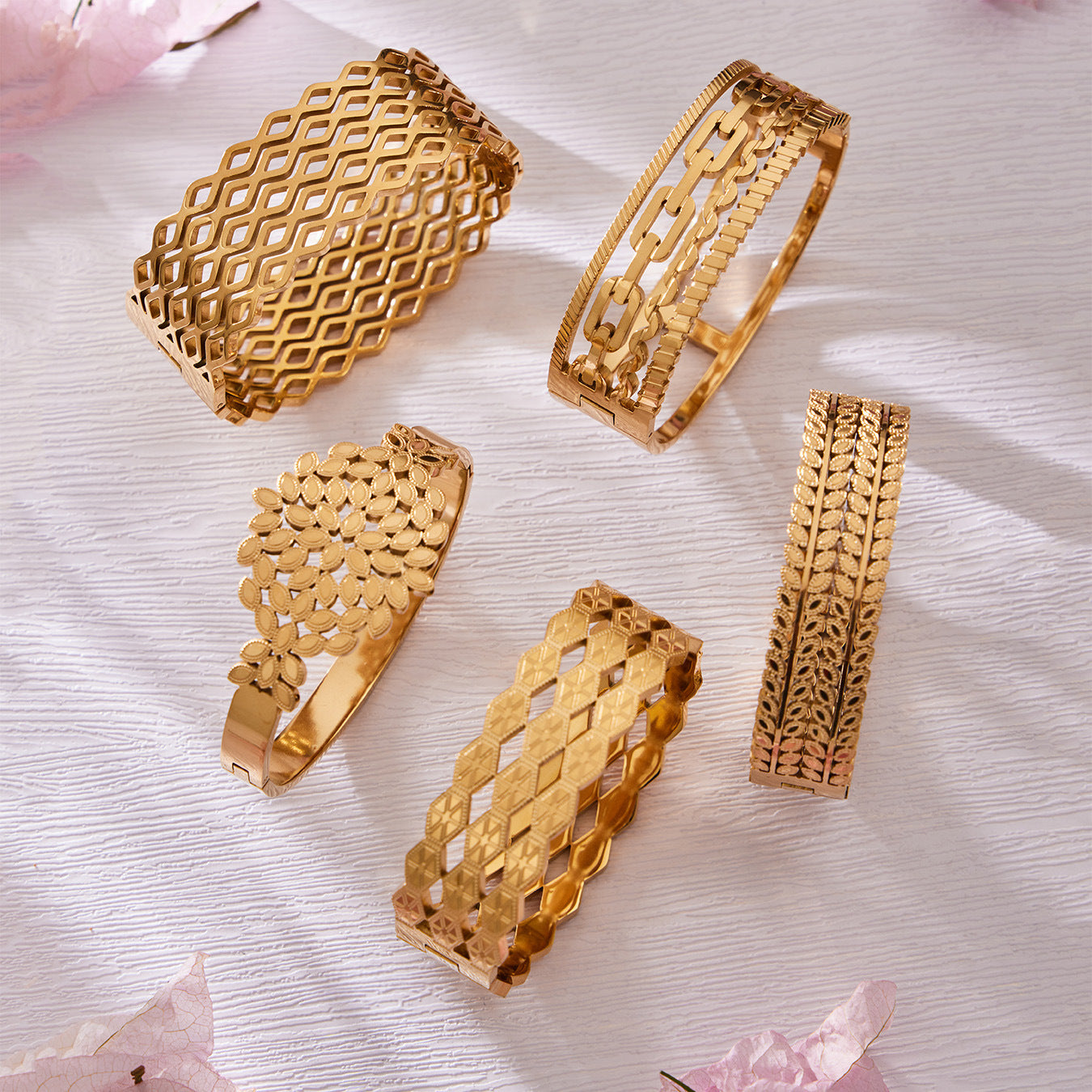 316L Stainless Steel 18K Gold PVD Hollow Texture Wide Bangle - Vintage Hollow Texture Wide Bangle Wholesale Stainless Steel Jewelry - Sensitive Skin Friendly - Detail 1