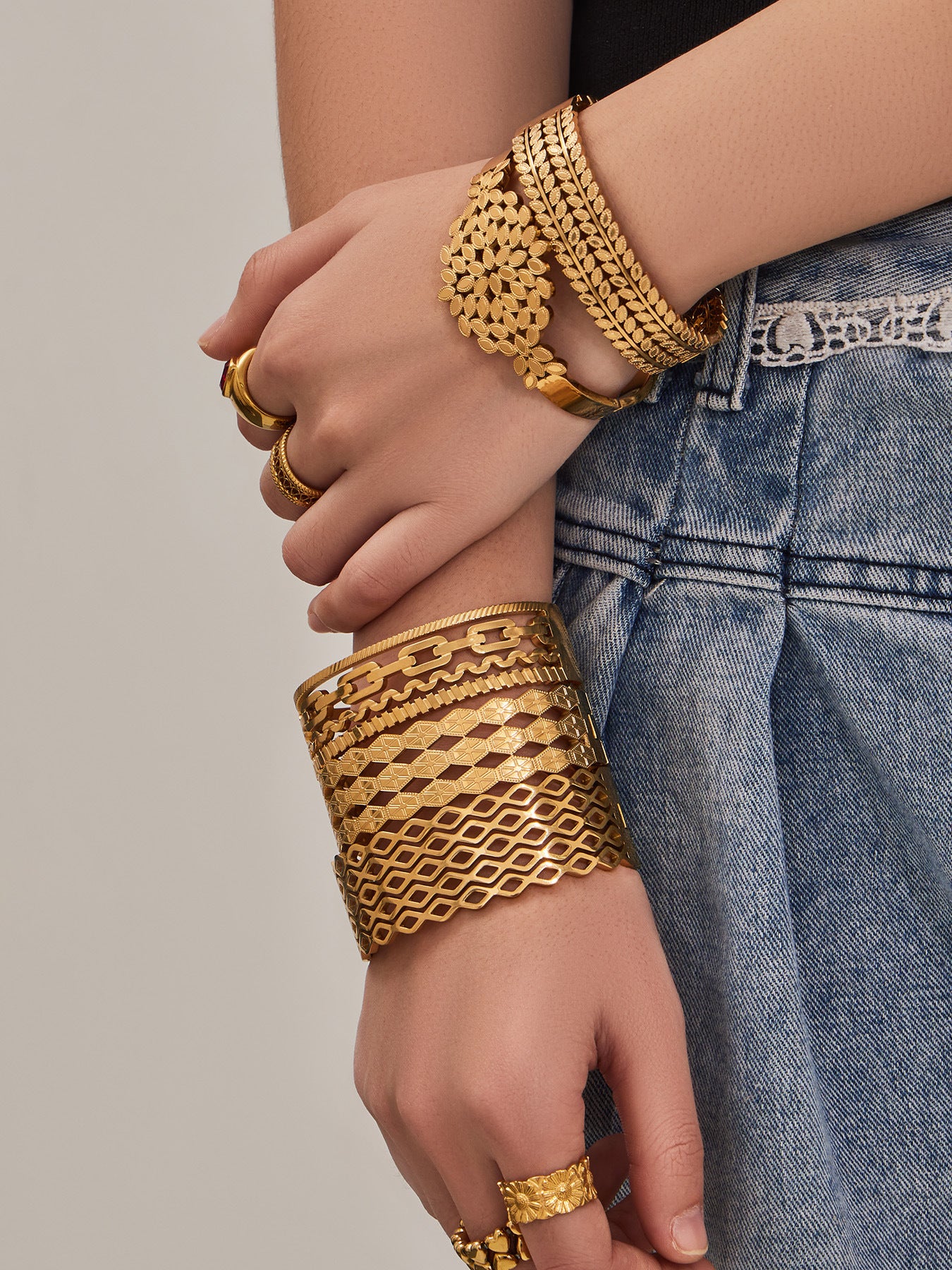 316L Stainless Steel 18K Gold PVD Hollow Texture Wide Bangle - Vintage Hollow Texture Wide Bangle Wholesale Stainless Steel Jewelry - Sensitive Skin Friendly - Detail 11