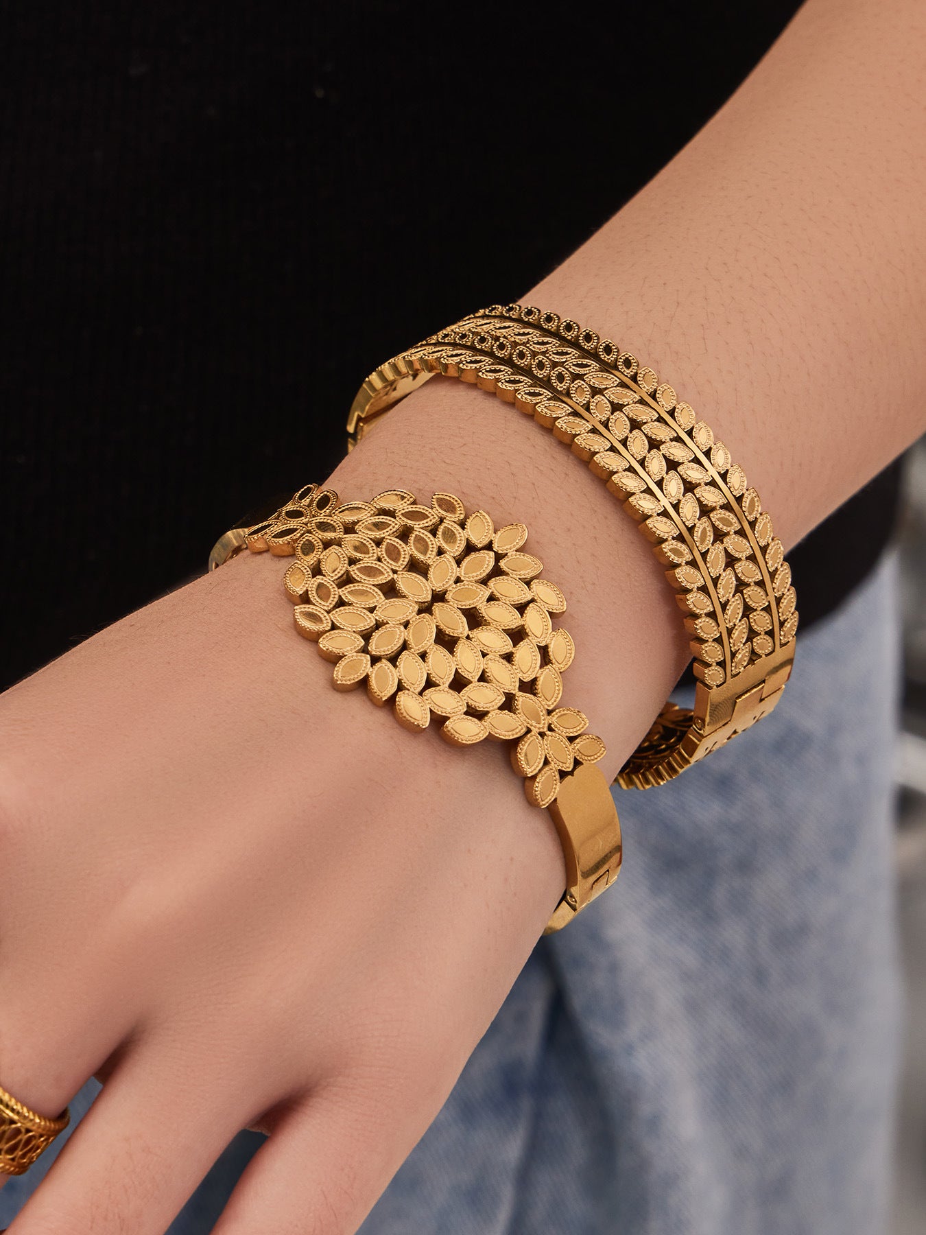 316L Stainless Steel 18K Gold PVD Hollow Texture Wide Bangle - Vintage Hollow Texture Wide Bangle Wholesale Stainless Steel Jewelry - Sensitive Skin Friendly - Detail 15
