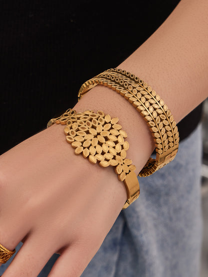 316L Stainless Steel 18K Gold PVD Hollow Texture Wide Bangle - Vintage Hollow Texture Wide Bangle Wholesale Stainless Steel Jewelry - Sensitive Skin Friendly - Detail 15