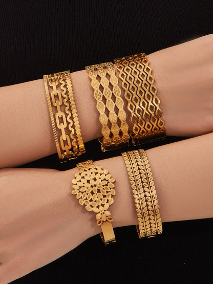 316L Stainless Steel 18K Gold PVD Hollow Texture Wide Bangle - Vintage Hollow Texture Wide Bangle Wholesale Stainless Steel Jewelry - Sensitive Skin Friendly - Detail 7