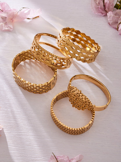 316L Stainless Steel 18K Gold PVD Hollow Texture Wide Bangle - Vintage Hollow Texture Wide Bangle Wholesale Stainless Steel Jewelry - Sensitive Skin Friendly - Detail 9
