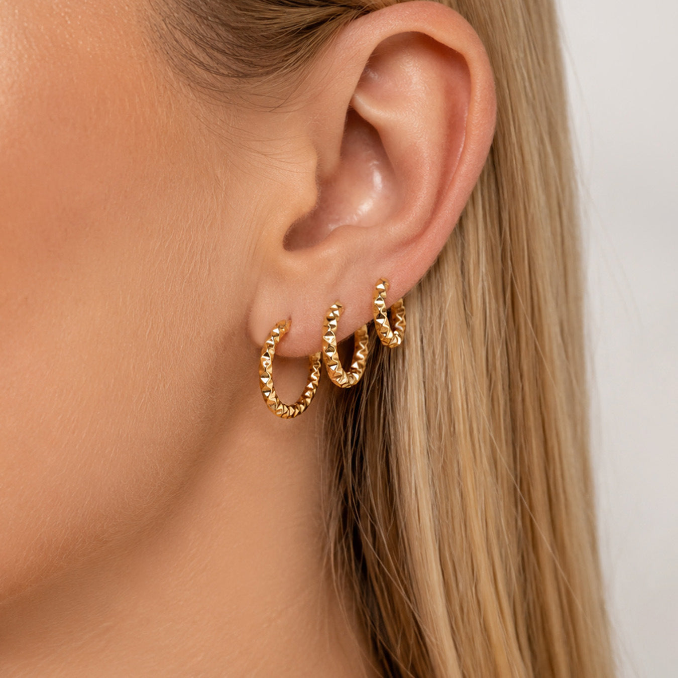 316L Stainless Steel 18K Gold PVD Hoop Earrings - Vintage Gold Hoop Wholesale Stainless Steel Jewelry - Sensitive Skin Friendly - Detail 15