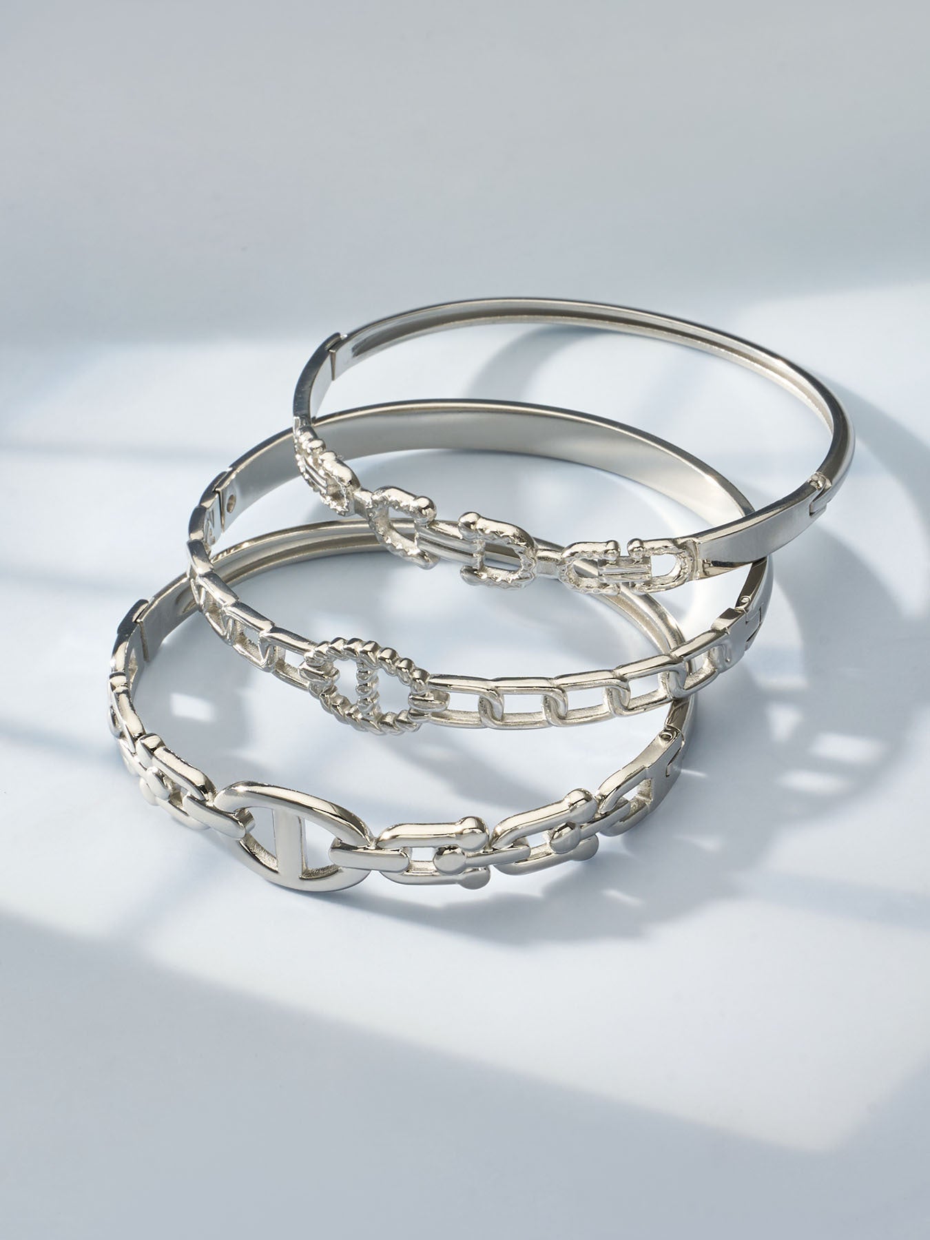 316L Stainless Steel 18K Gold PVD Horseshoe Buckle Chain Bangle - Trendy, Horseshoe Buckle, Chain Bangle, Gold, Steel, Modern, Geometric Wholesale Stainless Steel Jewelry - Sensitive Skin Friendly - Detail 13