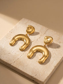 316L Stainless Steel 18K Gold PVD Horseshoe Earrings - Horseshoe Design U-Shape Modern Minimalist Wholesale Stainless Steel Jewelry - Sensitive Skin Friendly - Detail 3