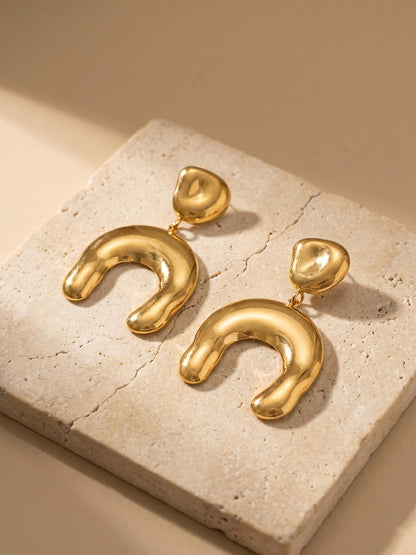316L Stainless Steel 18K Gold PVD Horseshoe Earrings - Horseshoe Design U-Shape Modern Minimalist Wholesale Stainless Steel Jewelry - Sensitive Skin Friendly - Detail 3