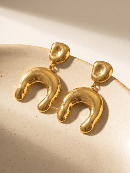 316L Stainless Steel 18K Gold PVD Horseshoe Earrings - Horseshoe Design U-Shape Modern Minimalist Wholesale Stainless Steel Jewelry - Sensitive Skin Friendly - Detail 6