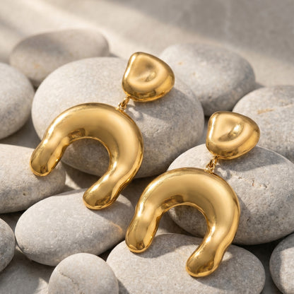 316L Stainless Steel 18K Gold PVD Horseshoe Earrings - Horseshoe Design U-Shape Modern Minimalist Wholesale Stainless Steel Jewelry - Sensitive Skin Friendly - Detail 7