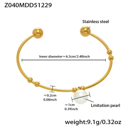 316L Stainless Steel 18K Gold PVD Interlocking Heart Hollow Geometric Bangle - Interlocking Heart, Hollow Design, Geometric, Minimalist, Modern Bangle Wholesale Stainless Steel Jewelry - Sensitive Skin Friendly - Detail 8