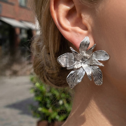 316L Stainless Steel 18K Gold PVD Large Floral Design Earrings - Large Floral, Statement Earrings, Unique Design, Trendy Wholesale Stainless Steel Jewelry - Sensitive Skin Friendly - Detail 10