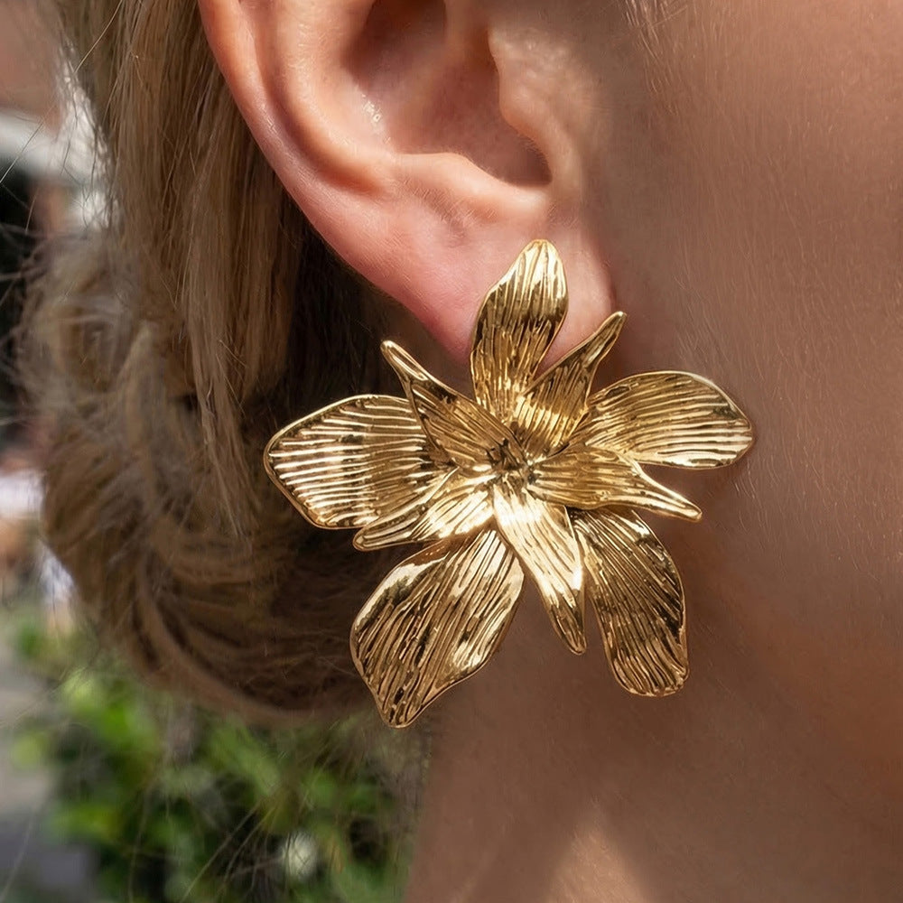 316L Stainless Steel 18K Gold PVD Large Floral Design Earrings - Large Floral, Statement Earrings, Unique Design, Trendy Wholesale Stainless Steel Jewelry - Sensitive Skin Friendly - Detail 4