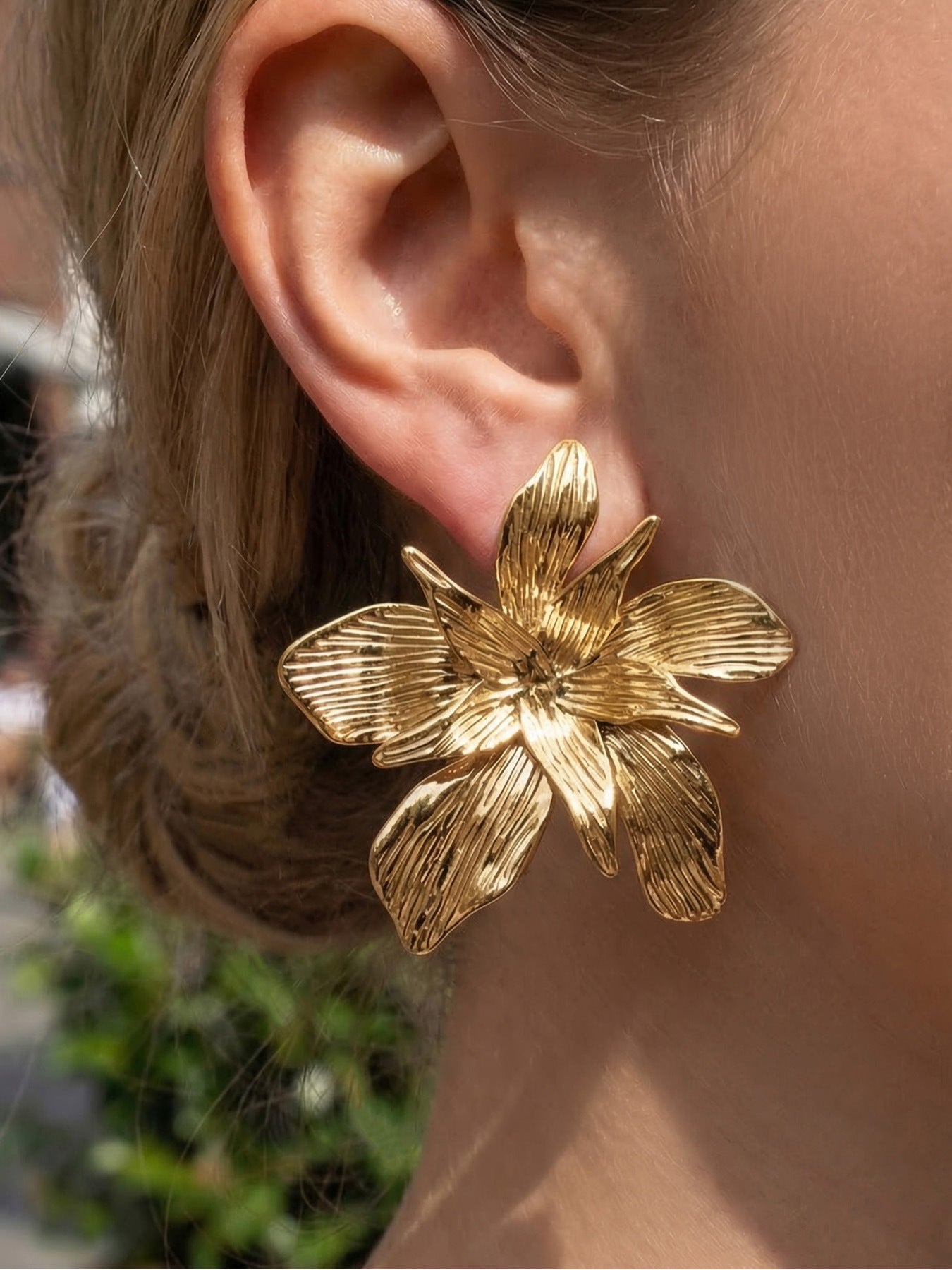 316L Stainless Steel 18K Gold PVD Large Floral Design Earrings - Large Floral, Statement Earrings, Unique Design, Trendy Wholesale Stainless Steel Jewelry - Sensitive Skin Friendly - Detail 5