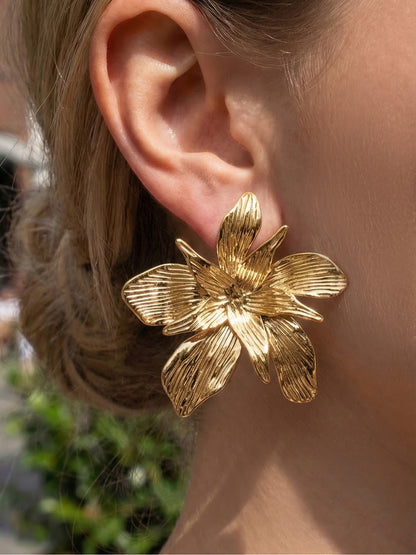 316L Stainless Steel 18K Gold PVD Large Floral Design Earrings - Large Floral, Statement Earrings, Unique Design, Trendy Wholesale Stainless Steel Jewelry - Sensitive Skin Friendly - Detail 5