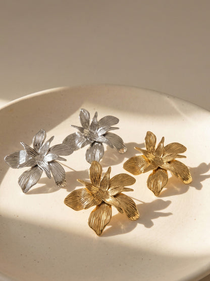 316L Stainless Steel 18K Gold PVD Large Floral Design Earrings - Large Floral, Statement Earrings, Unique Design, Trendy Wholesale Stainless Steel Jewelry - Sensitive Skin Friendly - Detail 6
