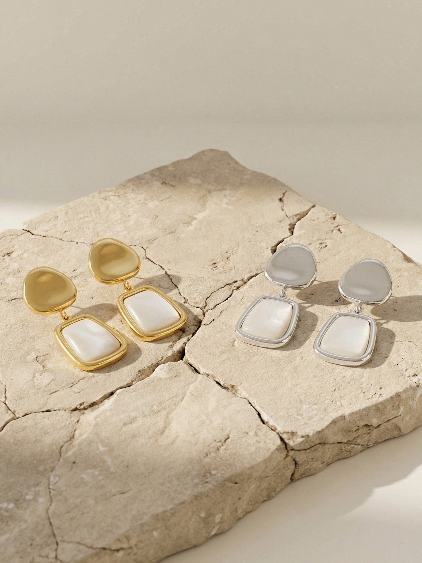 316L Stainless Steel 18K Gold PVD Light Luxury White Mother-of-Pearl Drop Earrings - Light Luxury White Mother-of-Pearl Drop Earrings 18K Gold PVD Niche Design Wholesale Stainless Steel Jewelry - Sensitive Skin Friendly - Detail 2