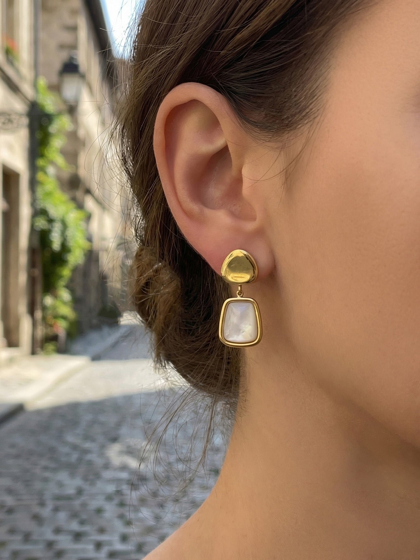 316L Stainless Steel 18K Gold PVD Light Luxury White Mother-of-Pearl Drop Earrings - Light Luxury White Mother-of-Pearl Drop Earrings 18K Gold PVD Niche Design Wholesale Stainless Steel Jewelry - Sensitive Skin Friendly - Detail 6