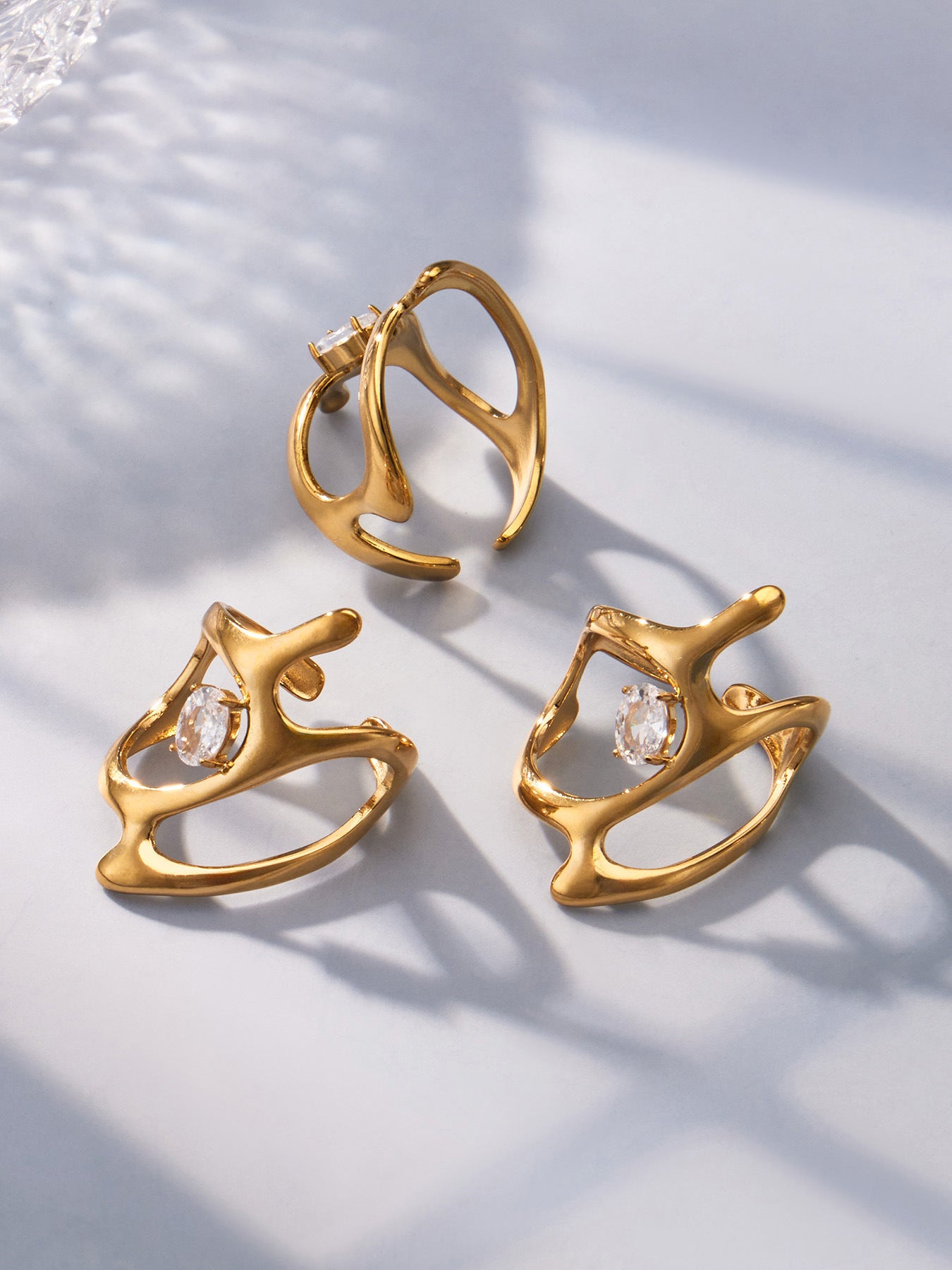 316L Stainless Steel 18K Gold PVD Love Heart Hollow Glass Stone Ring - 18K Gold Plated, Glass Stone, Love Heart Hollow, Niche Design Wholesale Stainless Steel Jewelry - Sensitive Skin Friendly - Detail 12