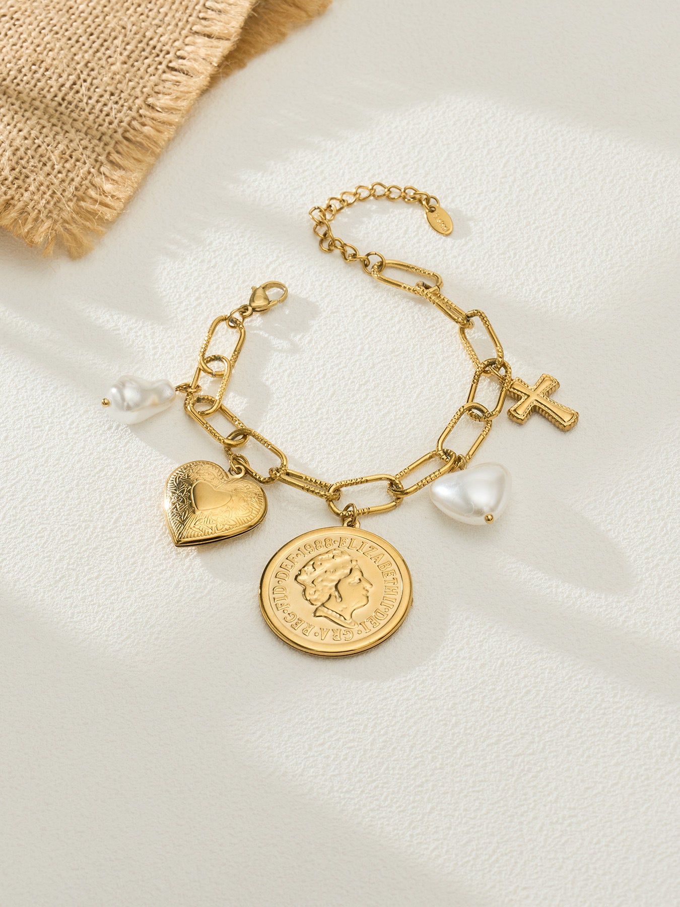 316L Stainless Steel 18K Gold PVD Love Heart Vintage Pearl Necklace Bracelet - Vintage Gold Love Heart Faux Pearl Wholesale Stainless Steel Jewelry - Sensitive Skin Friendly - Detail 7