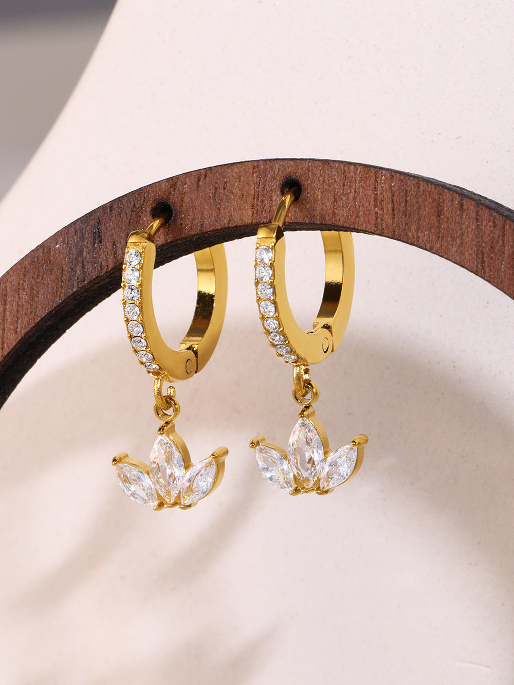 316L Stainless Steel 18K Gold PVD Micro Paved Clover Zircon Earrings - Micro Paved Clover Zircon Gold Earrings Wholesale Stainless Steel Jewelry - Sensitive Skin Friendly - Detail 1