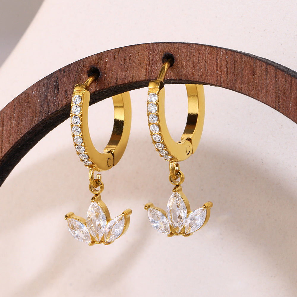 316L Stainless Steel 18K Gold PVD Micro Paved Clover Zircon Earrings - Micro Paved Clover Zircon Gold Earrings Wholesale Stainless Steel Jewelry - Sensitive Skin Friendly - Detail 10