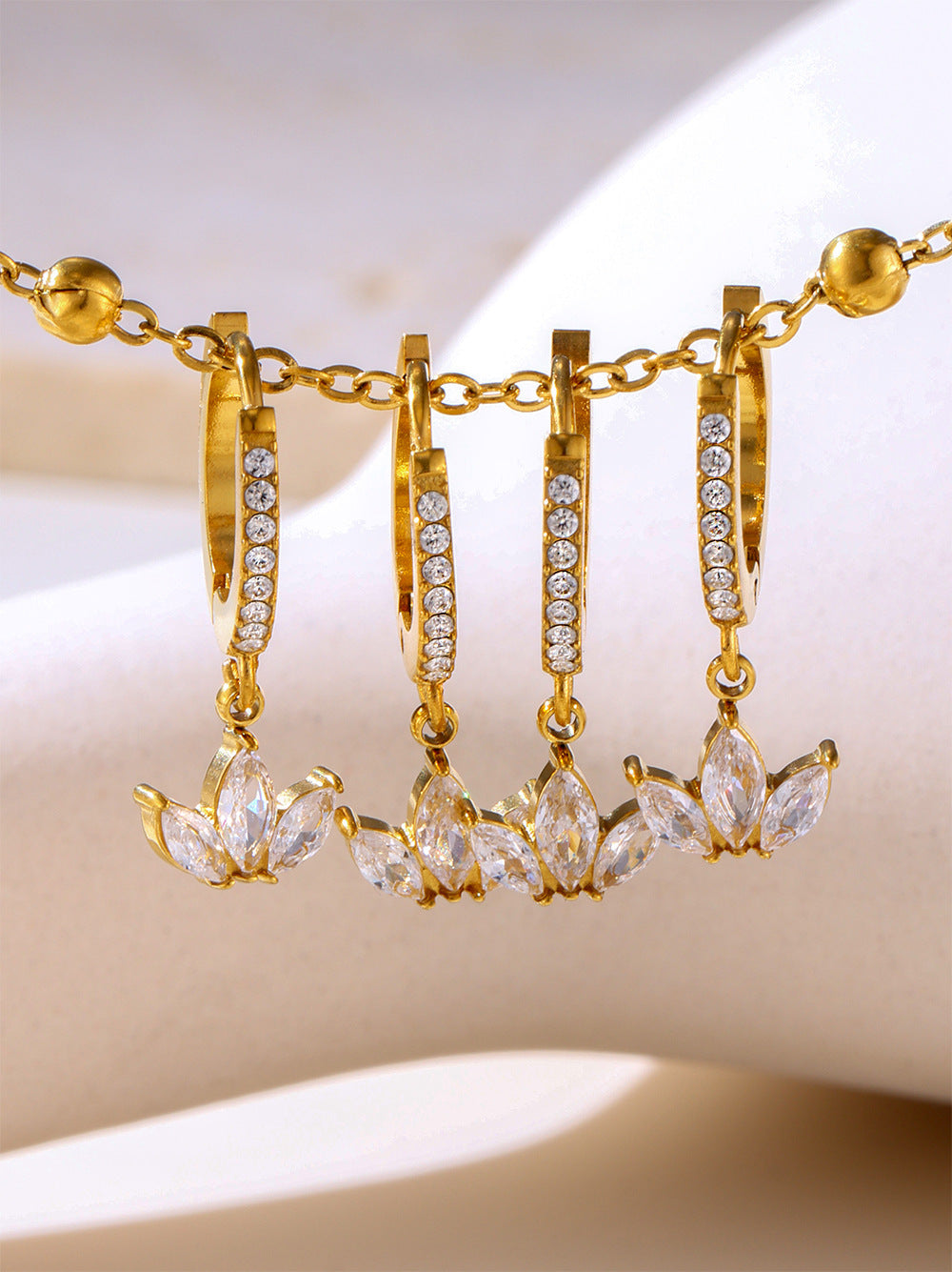 316L Stainless Steel 18K Gold PVD Micro Paved Clover Zircon Earrings - Micro Paved Clover Zircon Gold Earrings Wholesale Stainless Steel Jewelry - Sensitive Skin Friendly - Detail 5