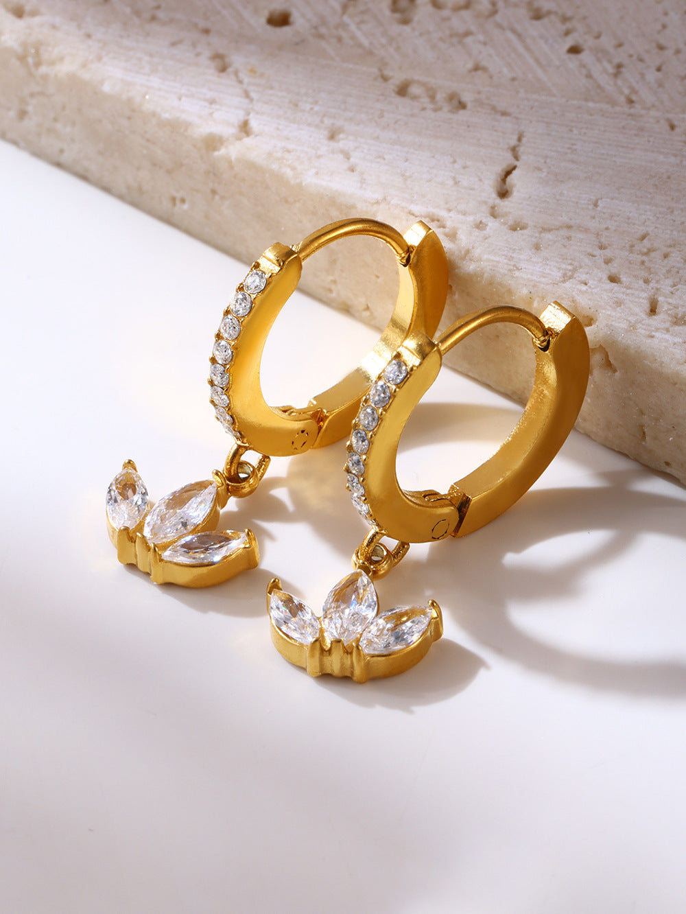 316L Stainless Steel 18K Gold PVD Micro Paved Clover Zircon Earrings - Micro Paved Clover Zircon Gold Earrings Wholesale Stainless Steel Jewelry - Sensitive Skin Friendly - Detail 6