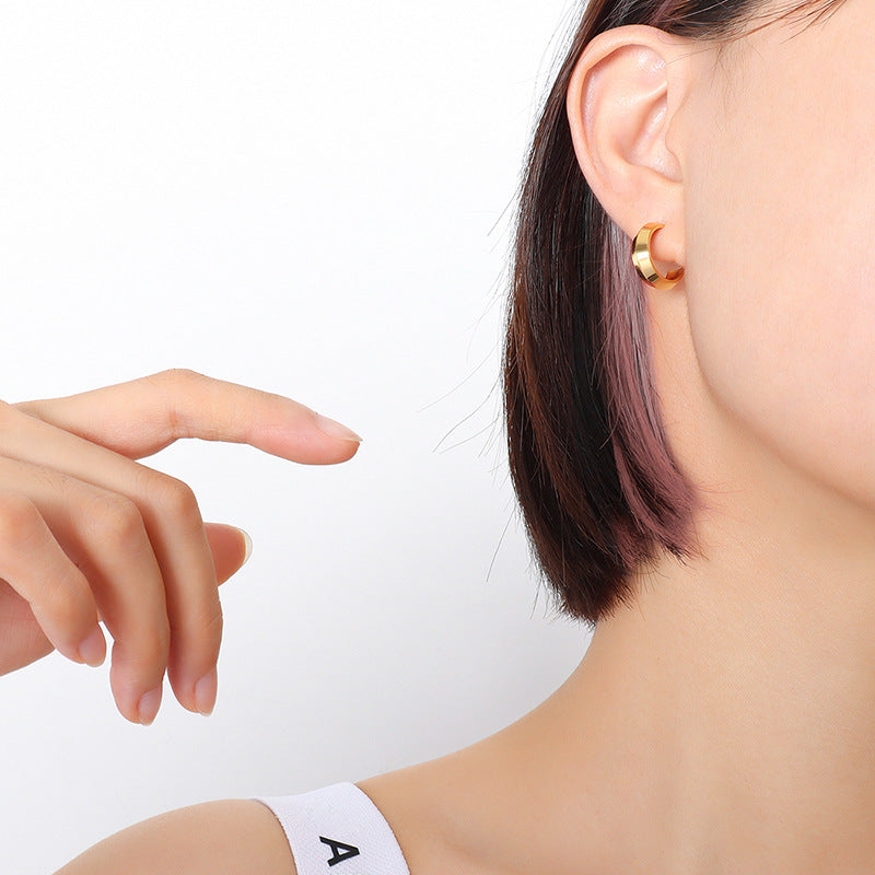 316L Stainless Steel 18K Gold PVD Minimalist C-Shaped Earrings - Minimalist C-Shaped Petite Earrings Wholesale Stainless Steel Jewelry - Sensitive Skin Friendly - Detail 2