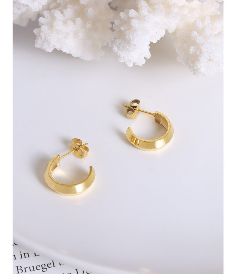 316L Stainless Steel 18K Gold PVD Minimalist C-Shaped Earrings - Minimalist C-Shaped Petite Earrings Wholesale Stainless Steel Jewelry - Sensitive Skin Friendly - Detail 4