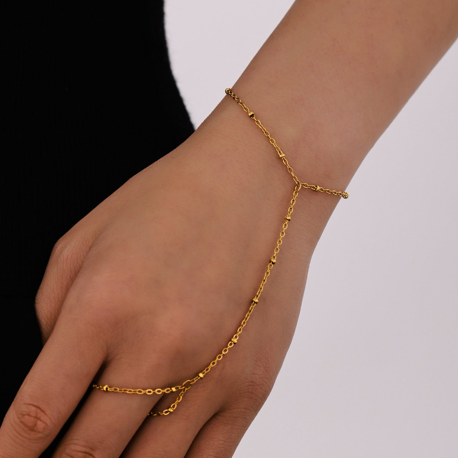 316L Stainless Steel 18K Gold PVD Minimalist Finger Chain Bracelet - Minimalist Gold Finger Chain, European Ins Style Wholesale Stainless Steel Jewelry - Sensitive Skin Friendly - Detail 1